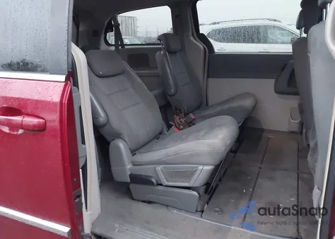 2010 Chrysler Town & Country Touring from USA, damaged, VIN 2A4RR5D10AR323947